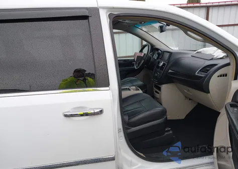 2016 Chrysler Town & Country Touring from USA, damaged, VIN 2C4RC1BG2GR306017